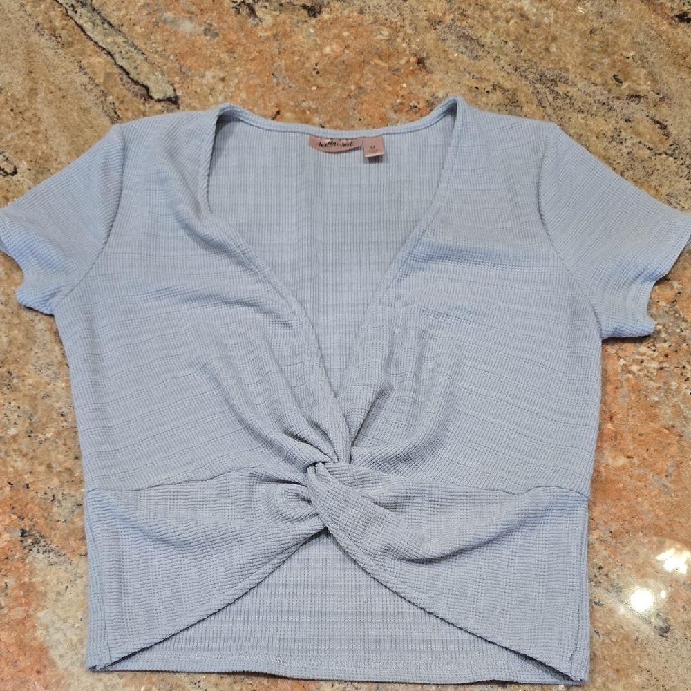 Willow Root Pale Blue Twist-Knot Crop Tee Mediym